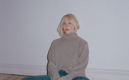 LAURA MARLING