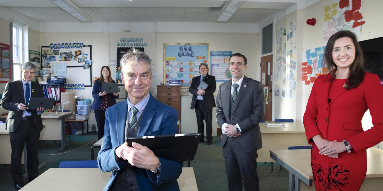 Top private school offers free online lessons to young people across Rhondda Cynon Taf