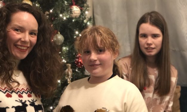 Give someone the best gift this Christmas by giving blood.