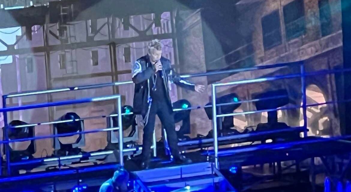 Thrill Bill as Idol excites